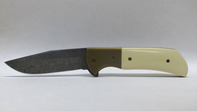Why You Should Consider a Custom Knife as an EDC Alternative