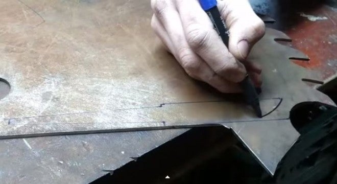 Turning an Old Saw Blade Into a Knife. This is What Craftsmanship Looks Like!