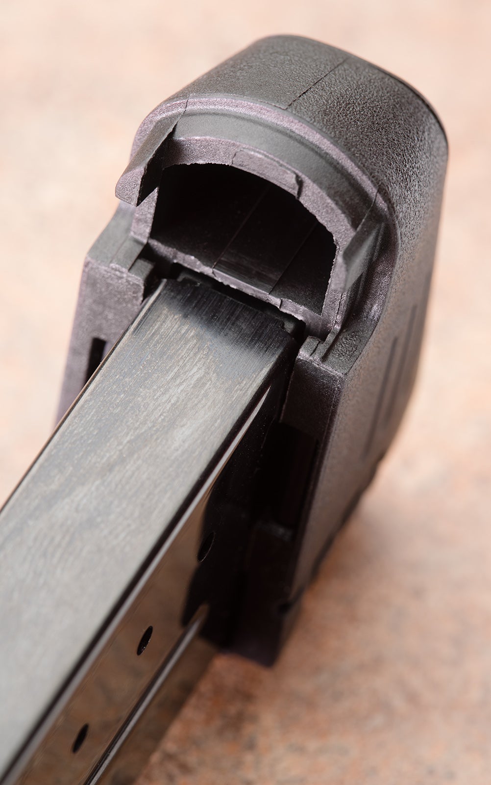 Walther Magazine 9mm 8rd Black Finish Fits Pps M2 2807807 11141500