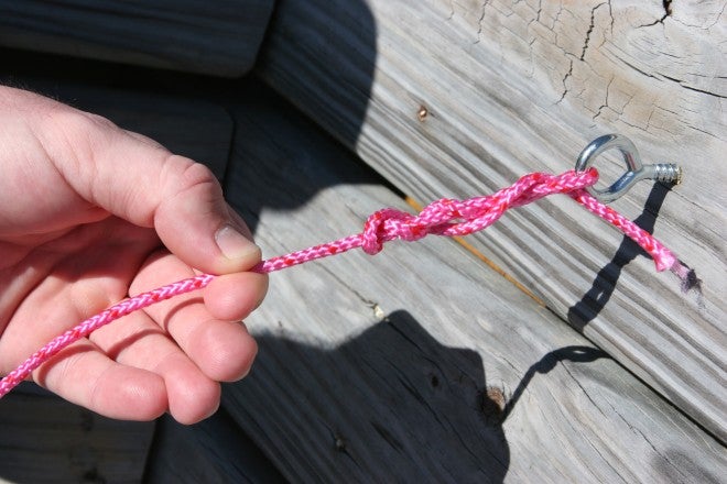 Tighten a Fishing Knot Correctly