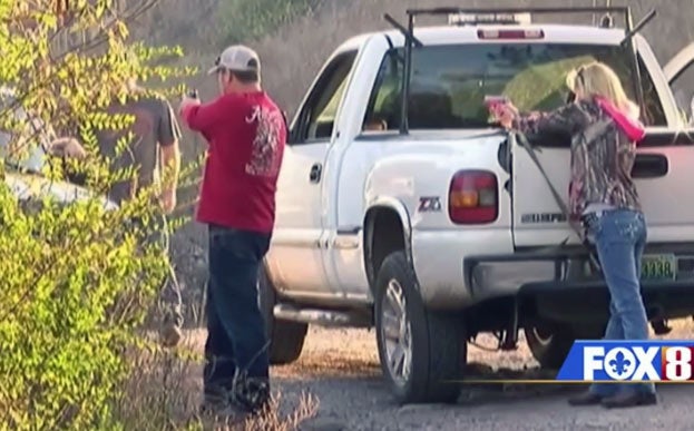 Family Catches Christmas Burglars During Interview (Video)