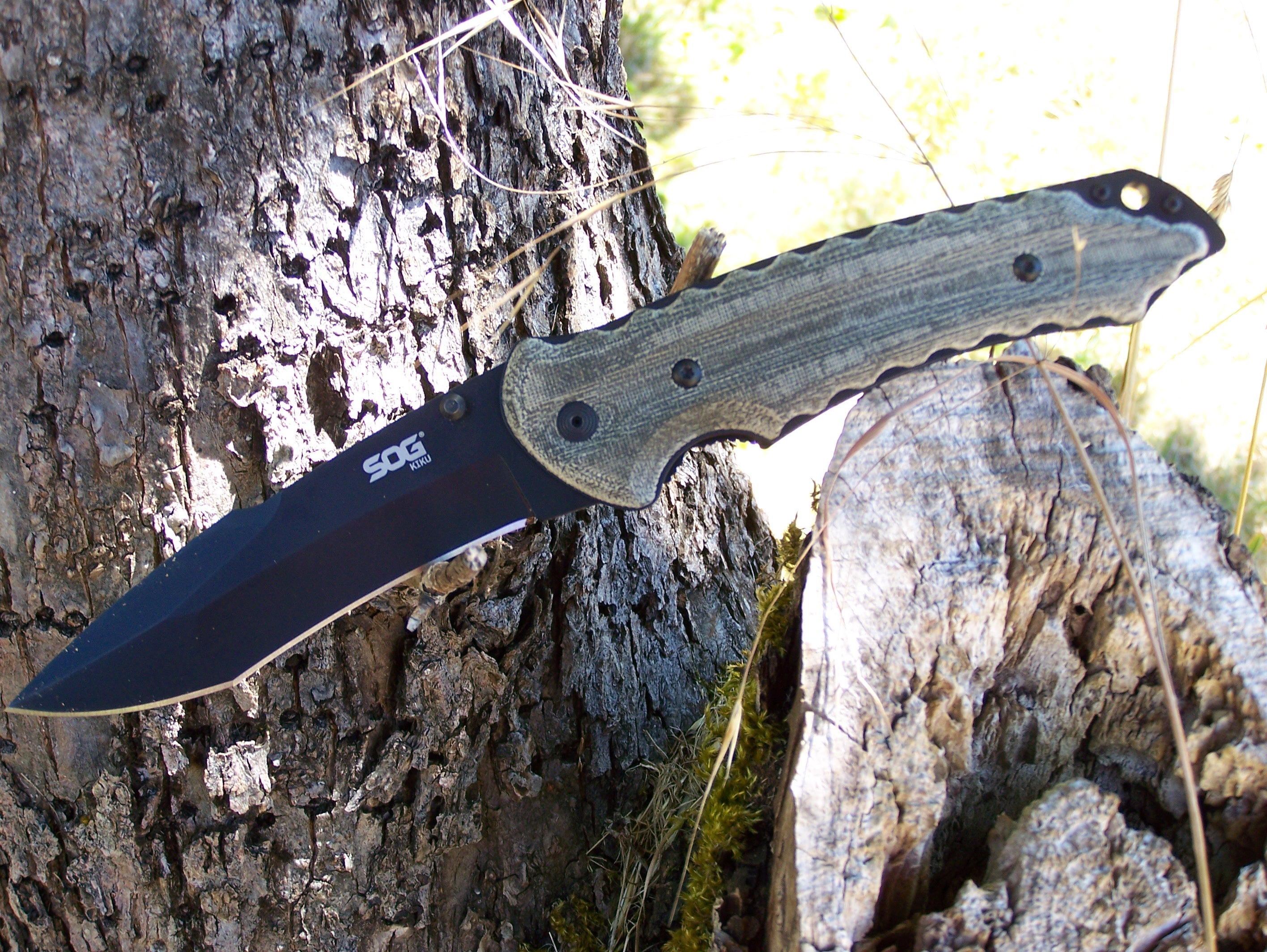 Review: SOG Knives Kiku Large Folder Review: SOG Knives Kiku Large Folder