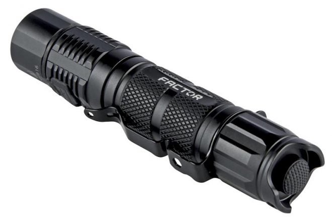 factor-cossatot-1000-led-flashlight-tail