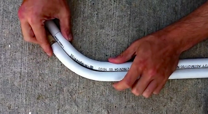Video: How to Bend PVC Without Distorting It Video: How to Bend PVC Without Distorting It