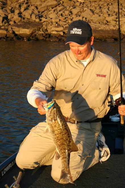 Smallmouth Bass Hot Fall Action in Columbia River, Washington/Oregon