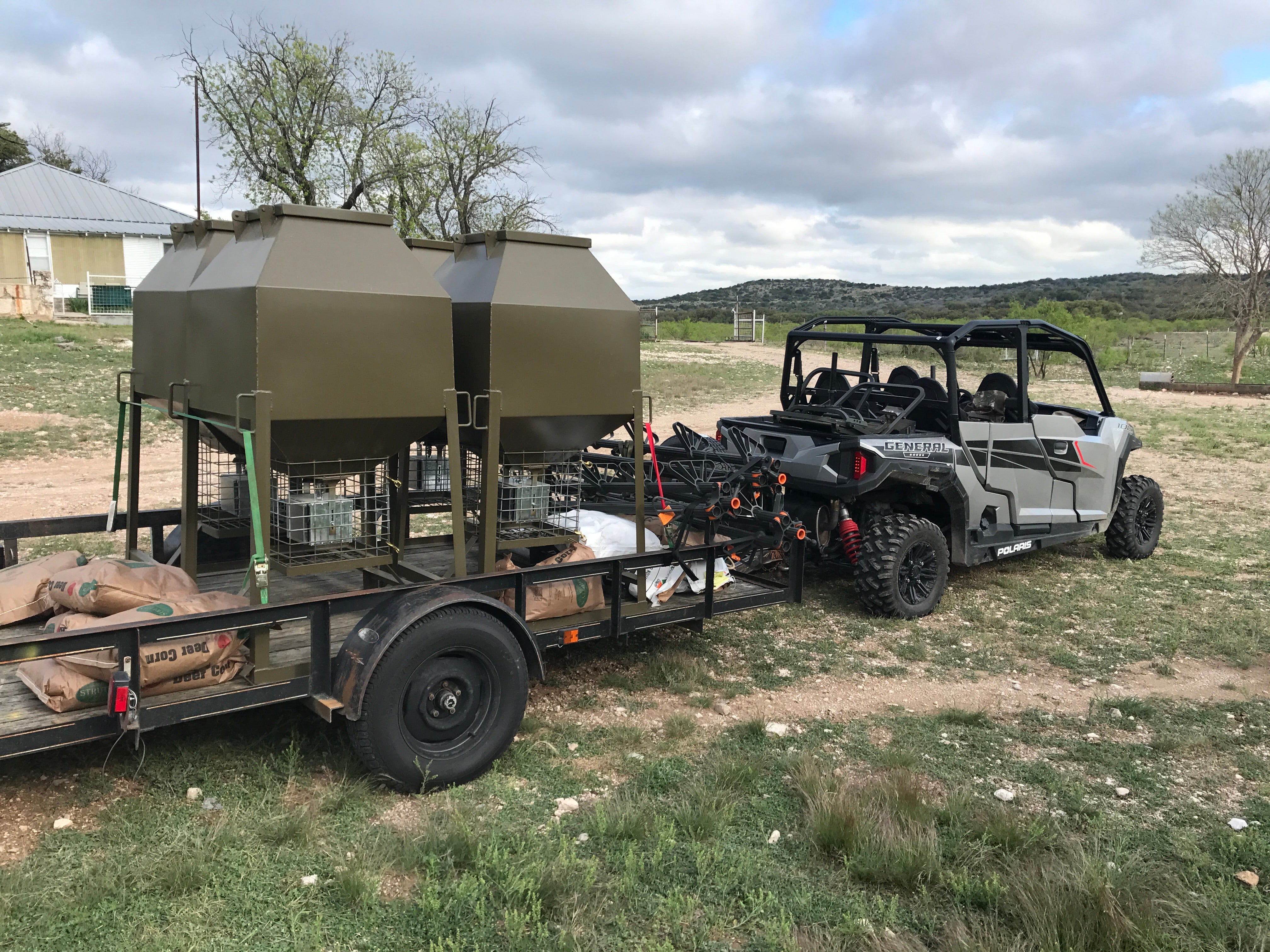 Setting up a Hog Hunting Spot Setting up a Hog Hunting Spot