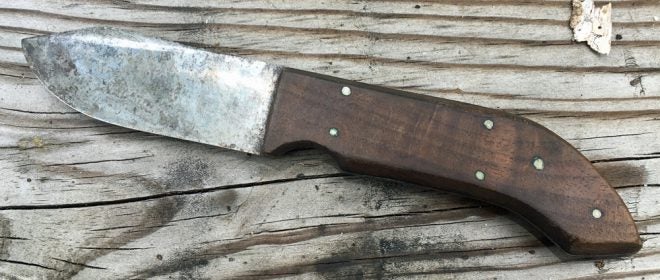 Homemade saw blade skinner. (Photo © Russ Chastain) 