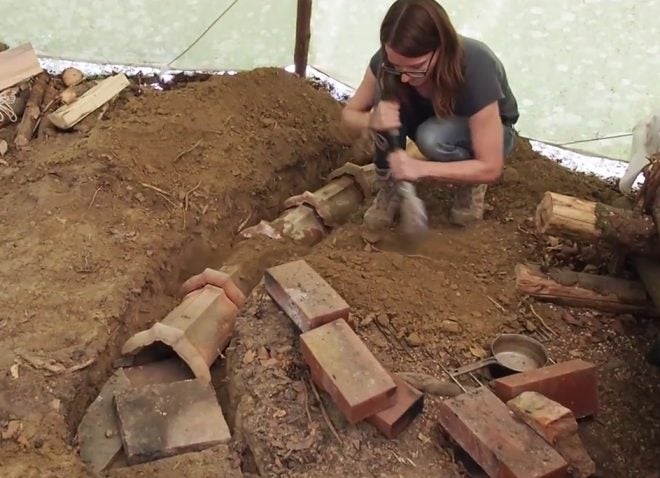 Watch: Digging Fireplace Air Tunnels With an Entrenching Tool