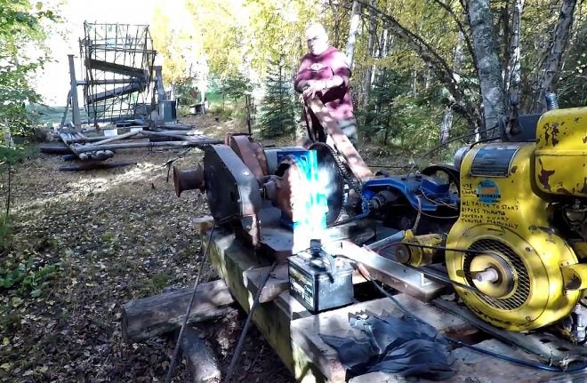 Watch: Stan Zuray & Russ Winch a Fish Wheel up the Yukon River Bank