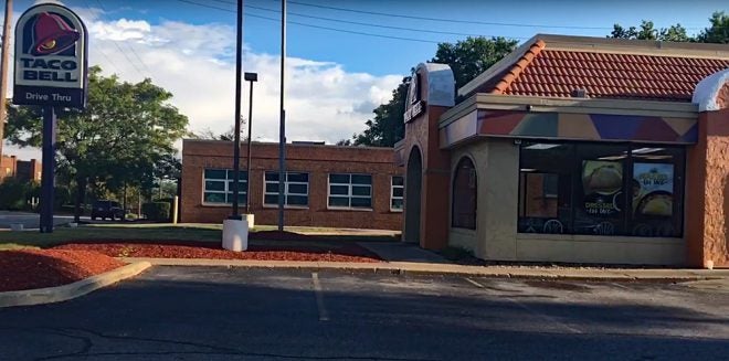 Armed Robber Dead After 3 Taco Bell Employees Took Him Down