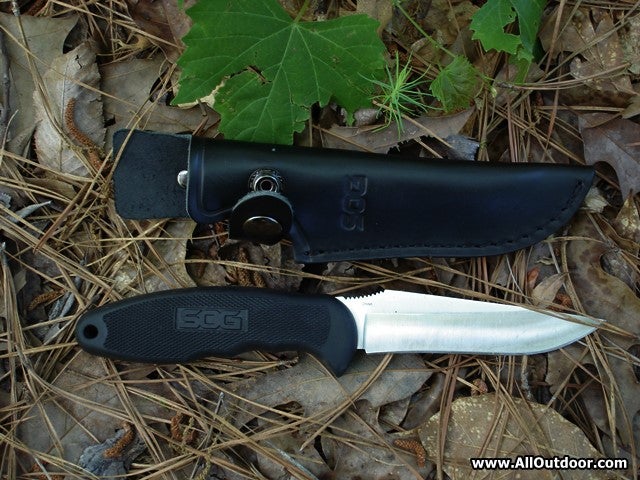 SOG Field Pup camp knife