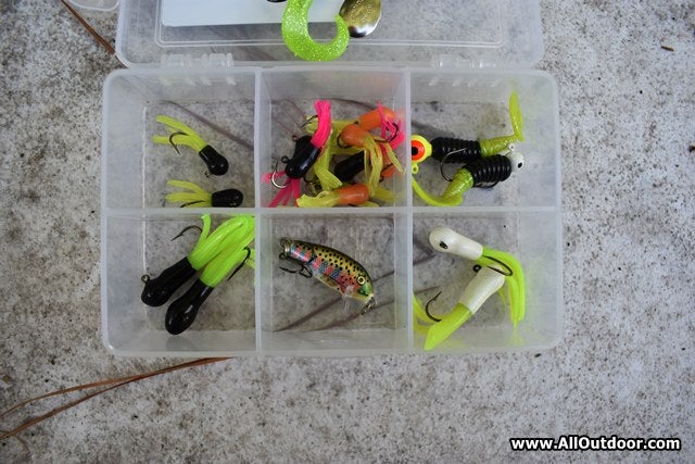 Homemade Bug Out Bag Survival Fishing Kit 