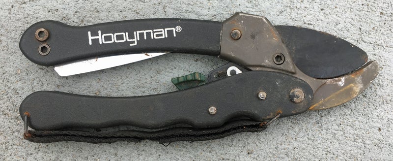 Hooyman Ratchet Pruner closed, real-world.