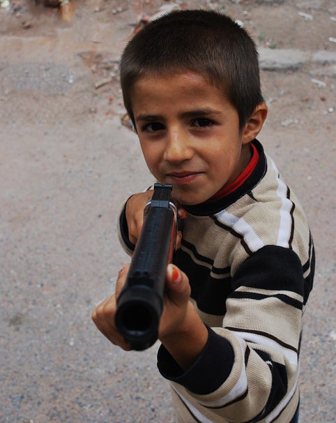 Resultado de imagen para kids with guns