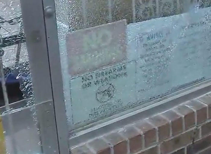 “No Guns” Sign Fails to Stop Armed Robbers, Good Guys With Guns Kill One “No Guns” Sign Fails to Stop Armed Robbers, Good Guys With Guns Kill One