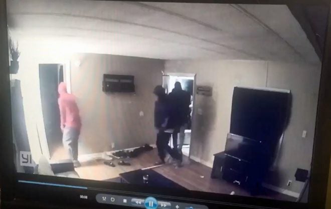 Watch Kentucky Homeowner Shoot it Out With Home Invaders
