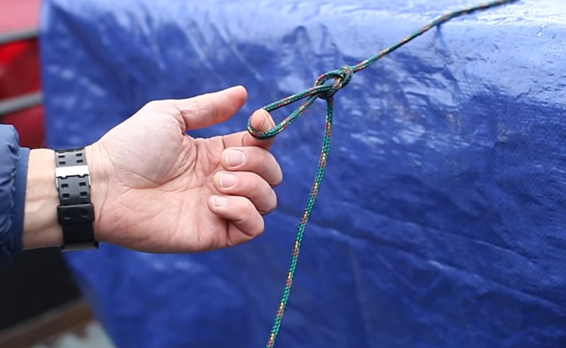 Watch: How to Tie a Trucker’s Hitch Knot Watch: How to Tie a Trucker’s Hitch Knot