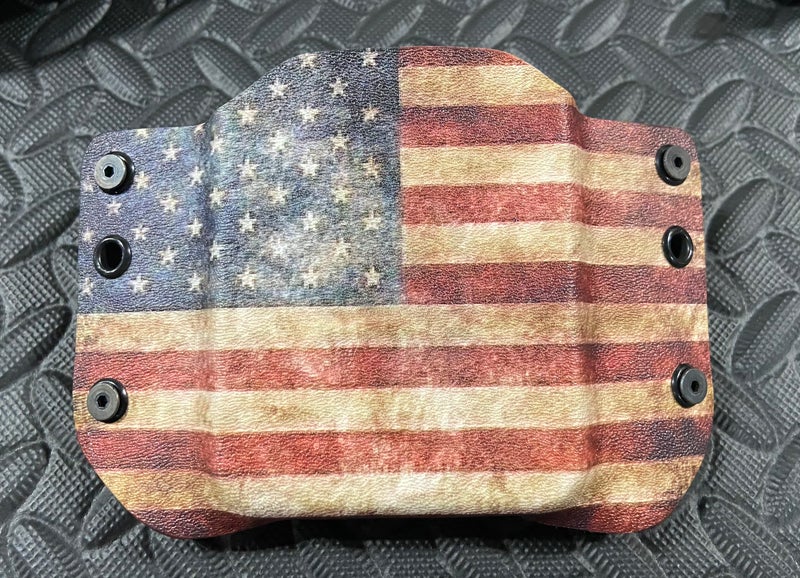 Flag version of the Ideal Conceal "Cell Phone Pistol" holster. (Photo © Russ Chastain)