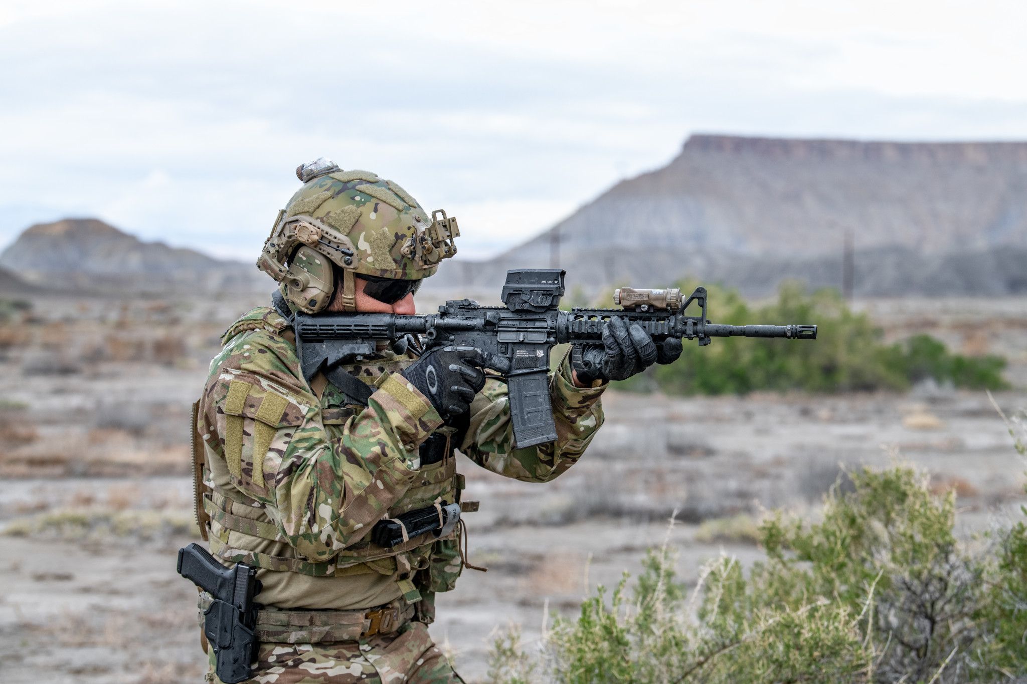NEW American Made Glass! Vortex Razor AMG UH-1 Gen II Holographic Sight NEW American Made Glass! Vortex Razor AMG UH-1 Gen II Holographic Sight