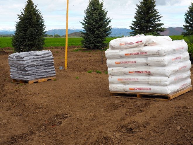 Home On The Range #004: Easy-to-Use Soil Additives That are Easy on Your Wallet