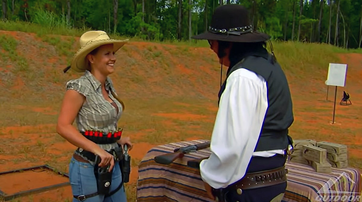 Check Out This Lady Shooter’s Incredibly Fast Shotgun Reload Check Out This Lady Shooter’s Incredibly Fast Shotgun Reload
