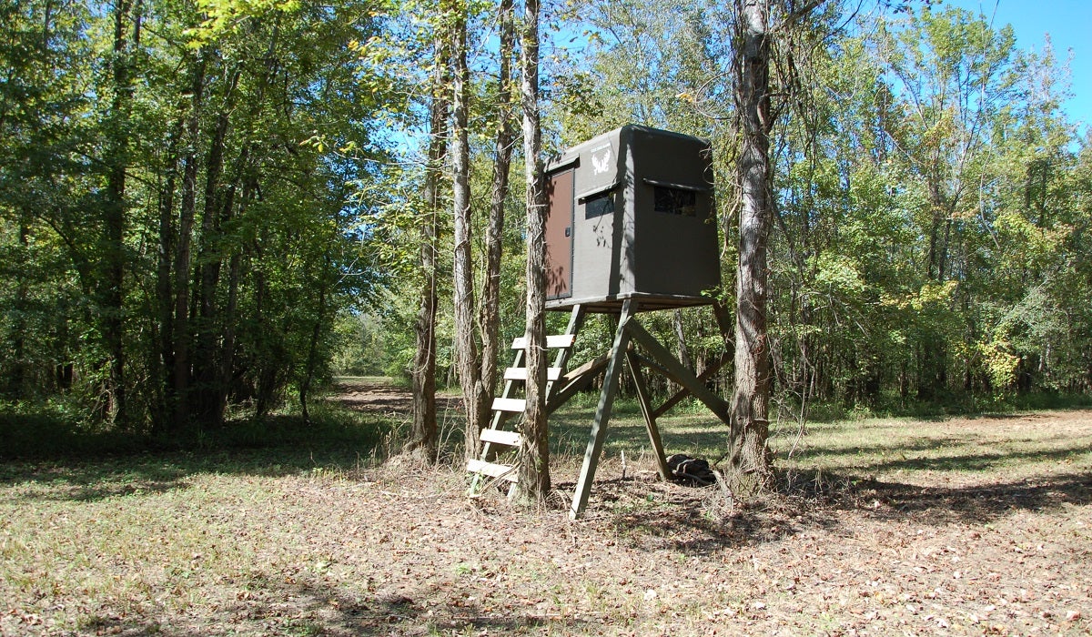 Factors to Consider when Choosing Deer Hunting Stands Factors to Consider when Choosing Deer Hunting Stands