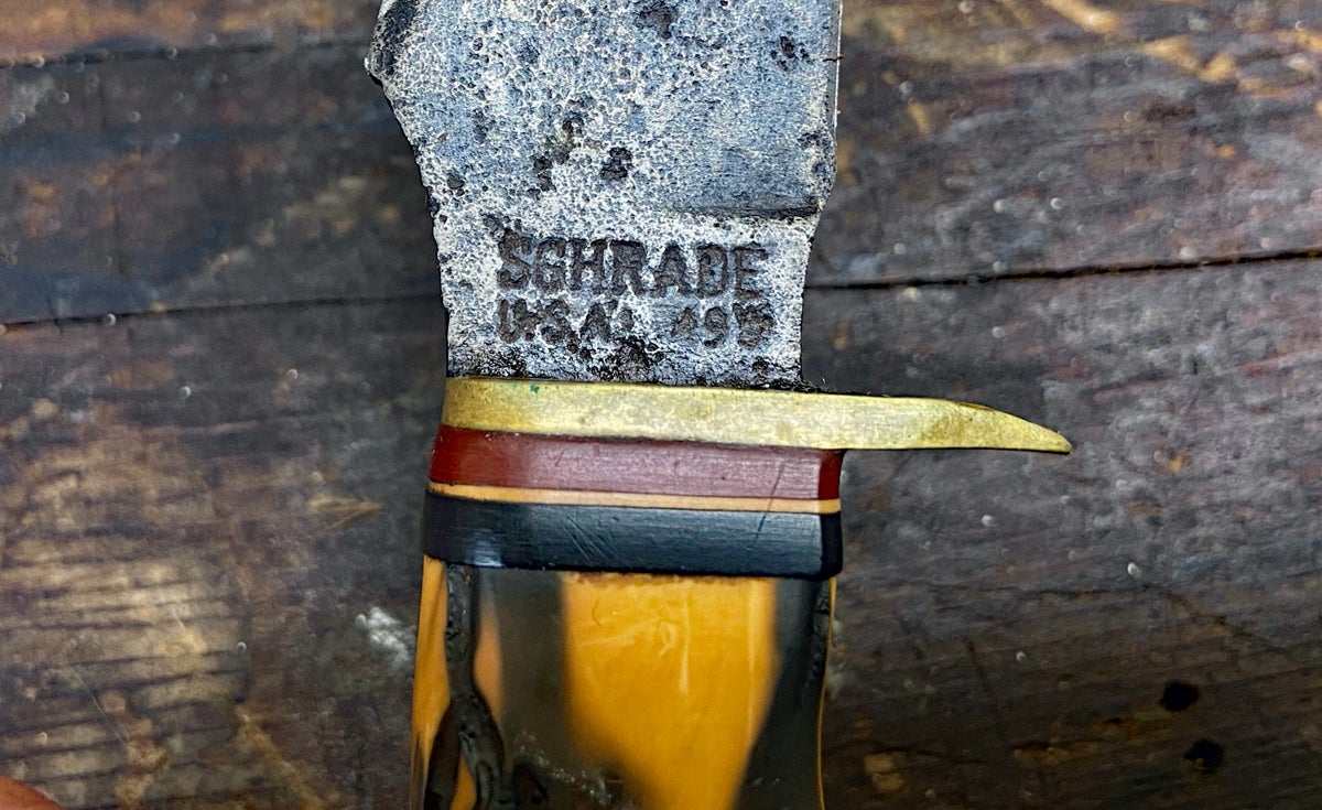 Tang stamp reads SCHRADE U.S.A. 498 . (Photo © Russ Chastain)