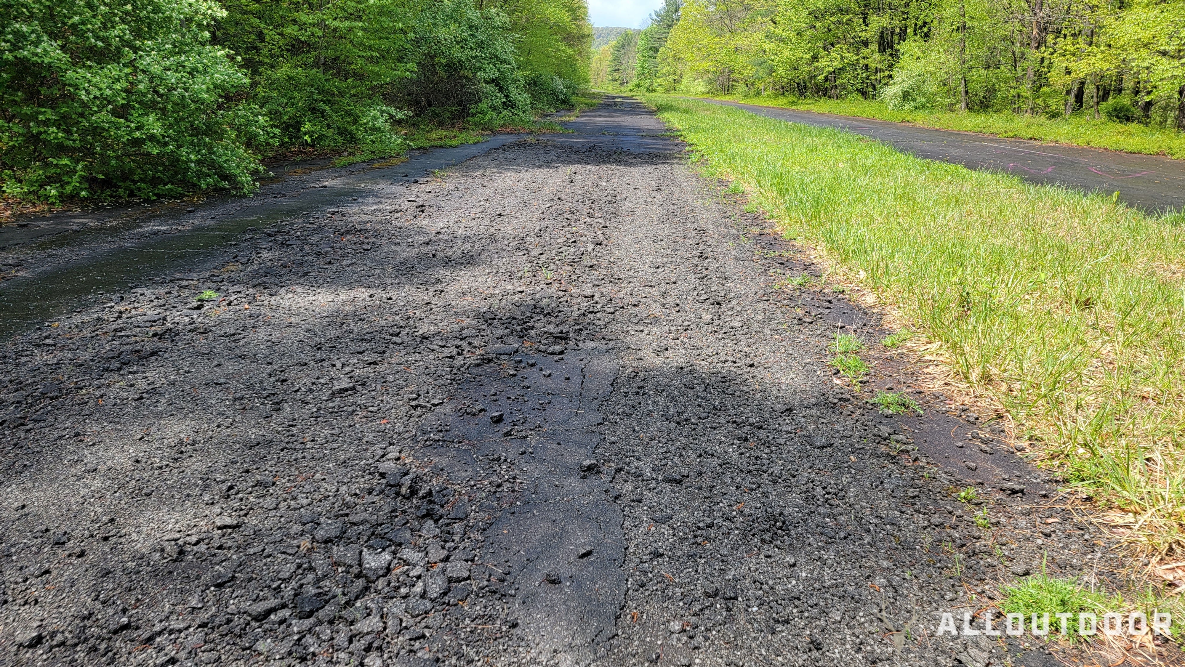 AO Review: Exploring the Apocalyptic Abandoned Pennsylvania Turnpike