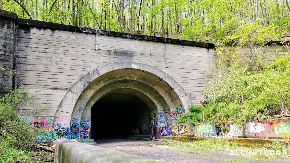 AO Review: Exploring the Apocalyptic Abandoned Pennsylvania Turnpike AO Review: Exploring the Apocalyptic Abandoned Pennsylvania Turnpike