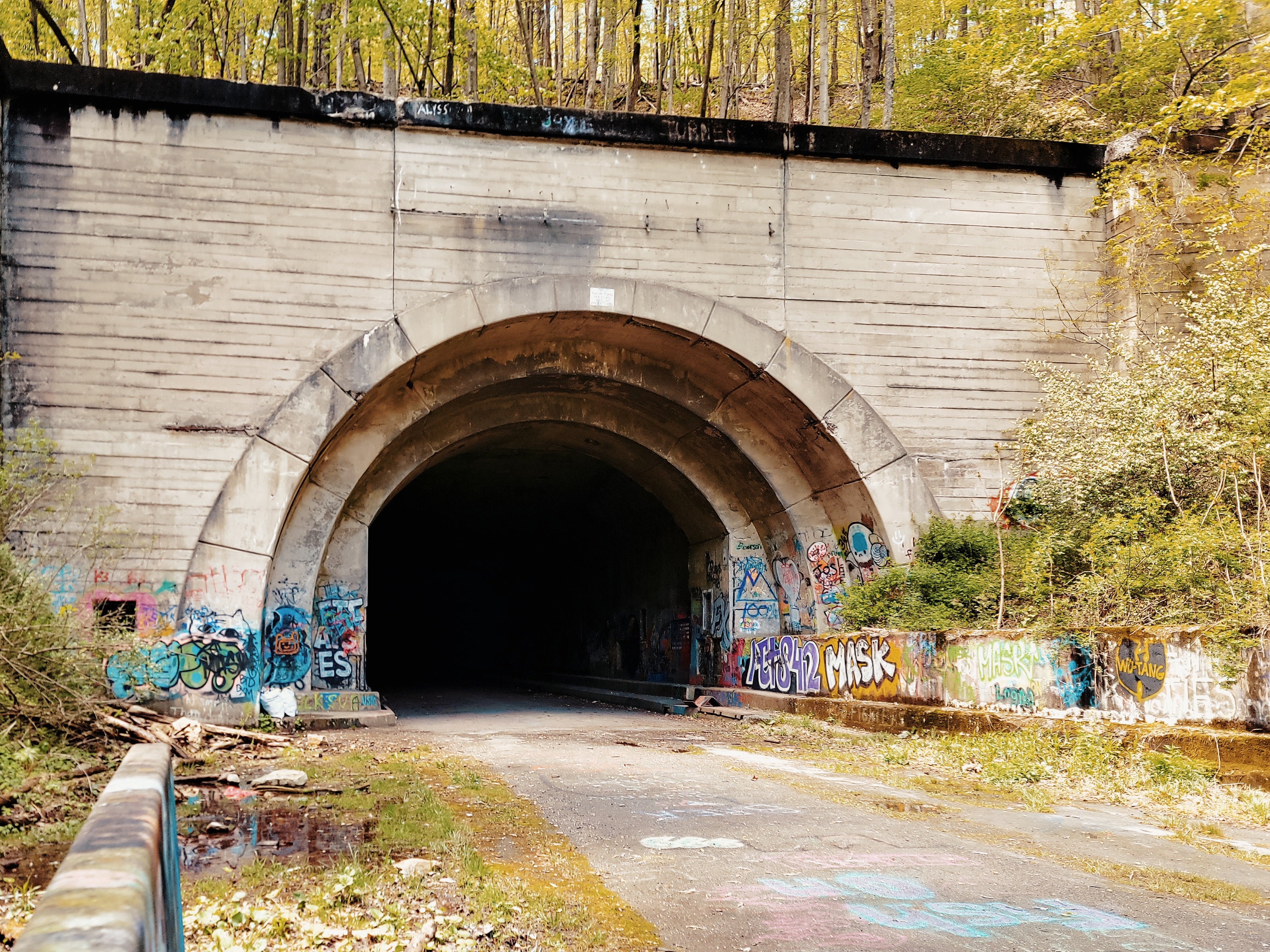AO Review: Exploring the Apocalyptic Abandoned Pennsylvania Turnpike