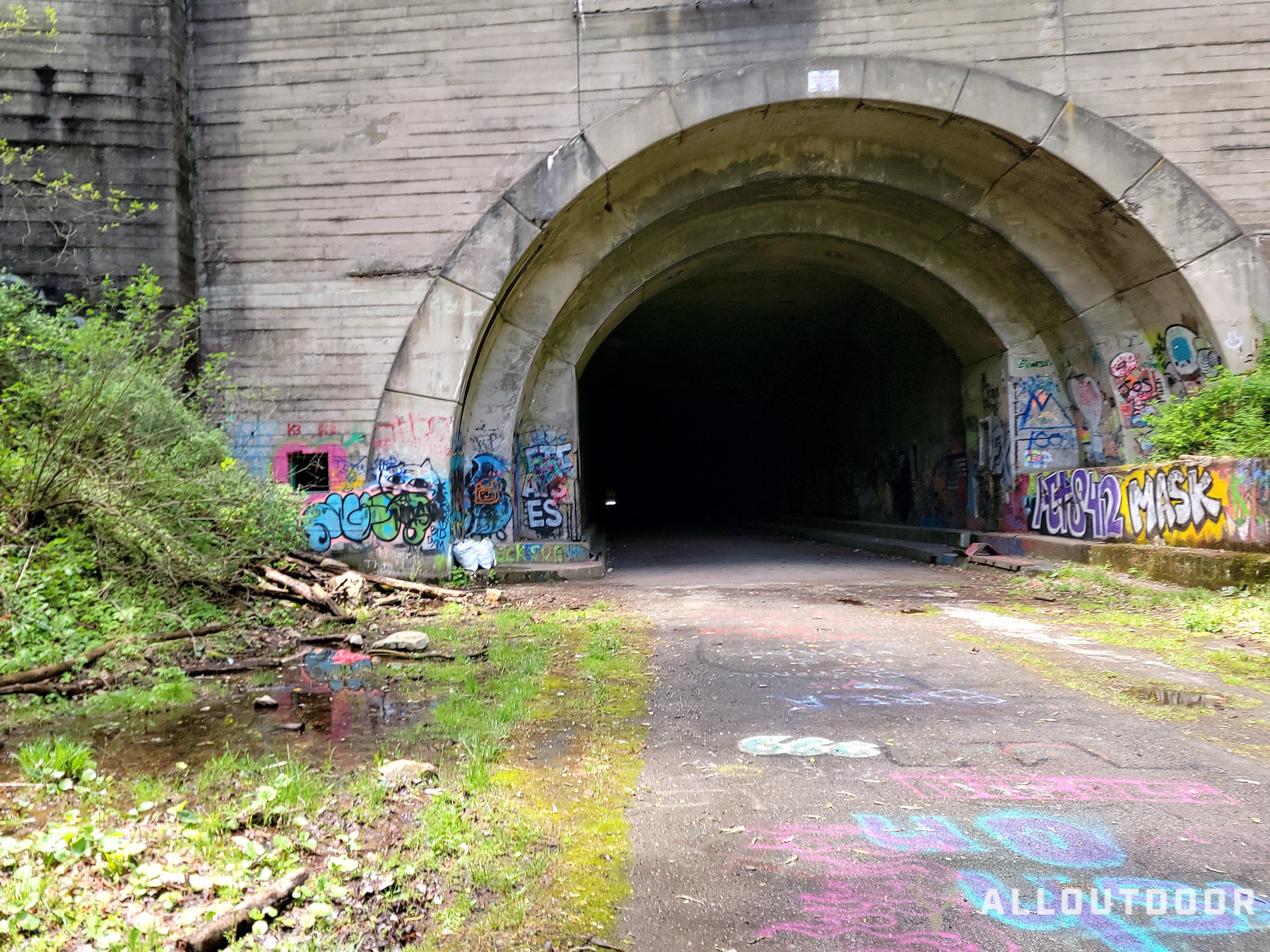 AO Review: Exploring the Apocalyptic Abandoned Pennsylvania Turnpike