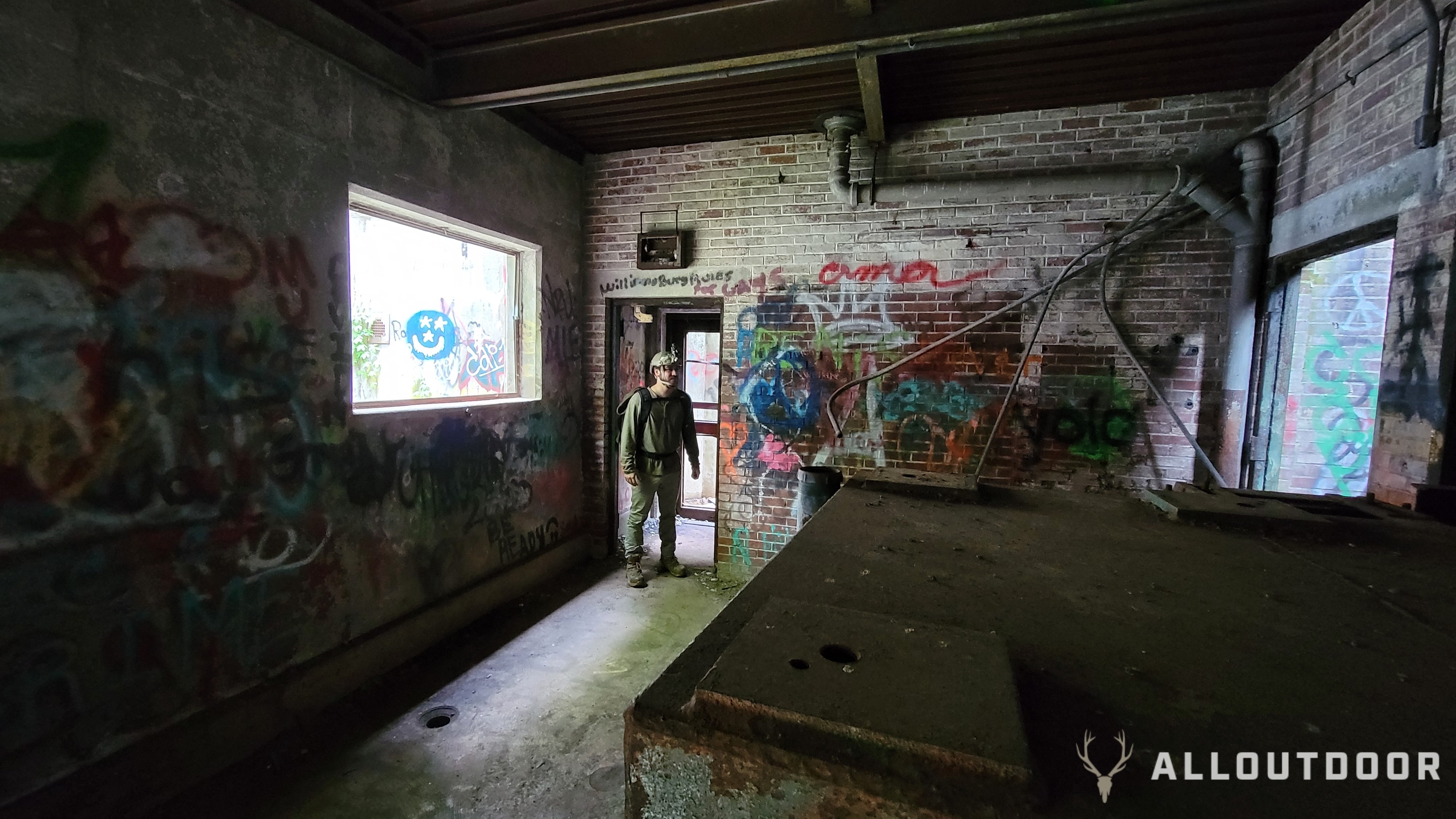 AO Review: Exploring the Apocalyptic Abandoned Pennsylvania Turnpike