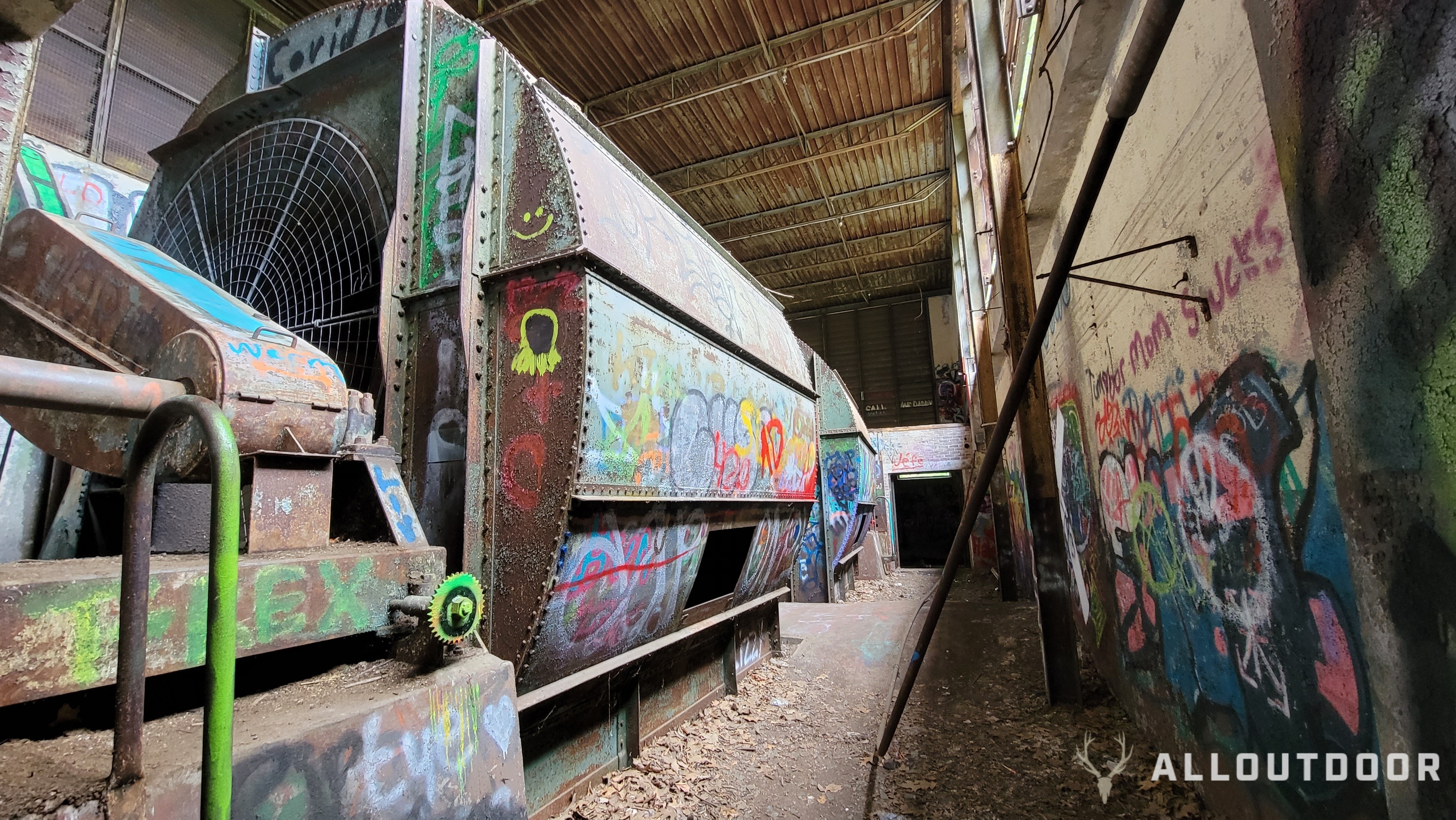 AO Review: Exploring the Apocalyptic Abandoned Pennsylvania Turnpike