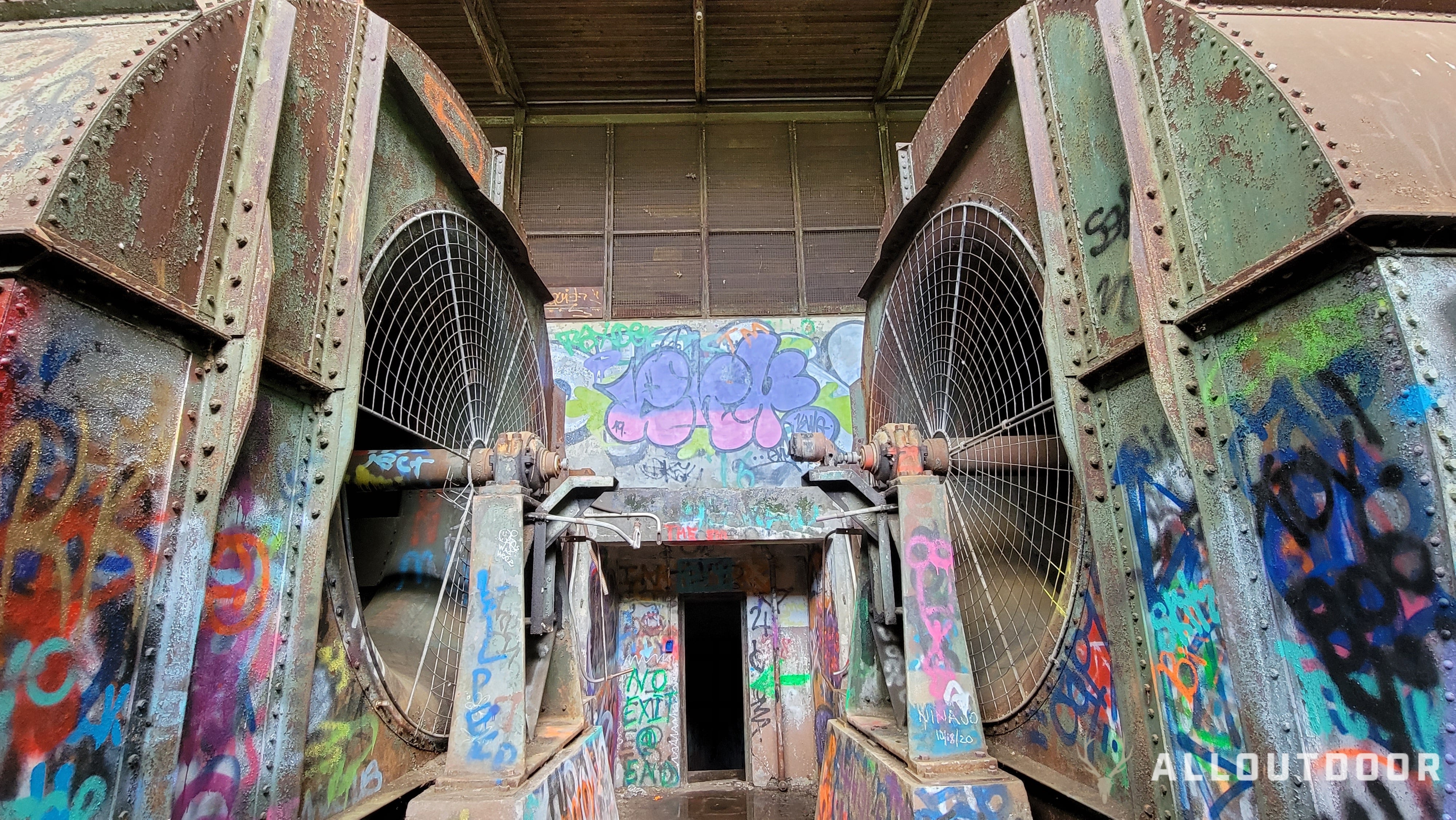 AO Review: Exploring the Apocalyptic Abandoned Pennsylvania Turnpike