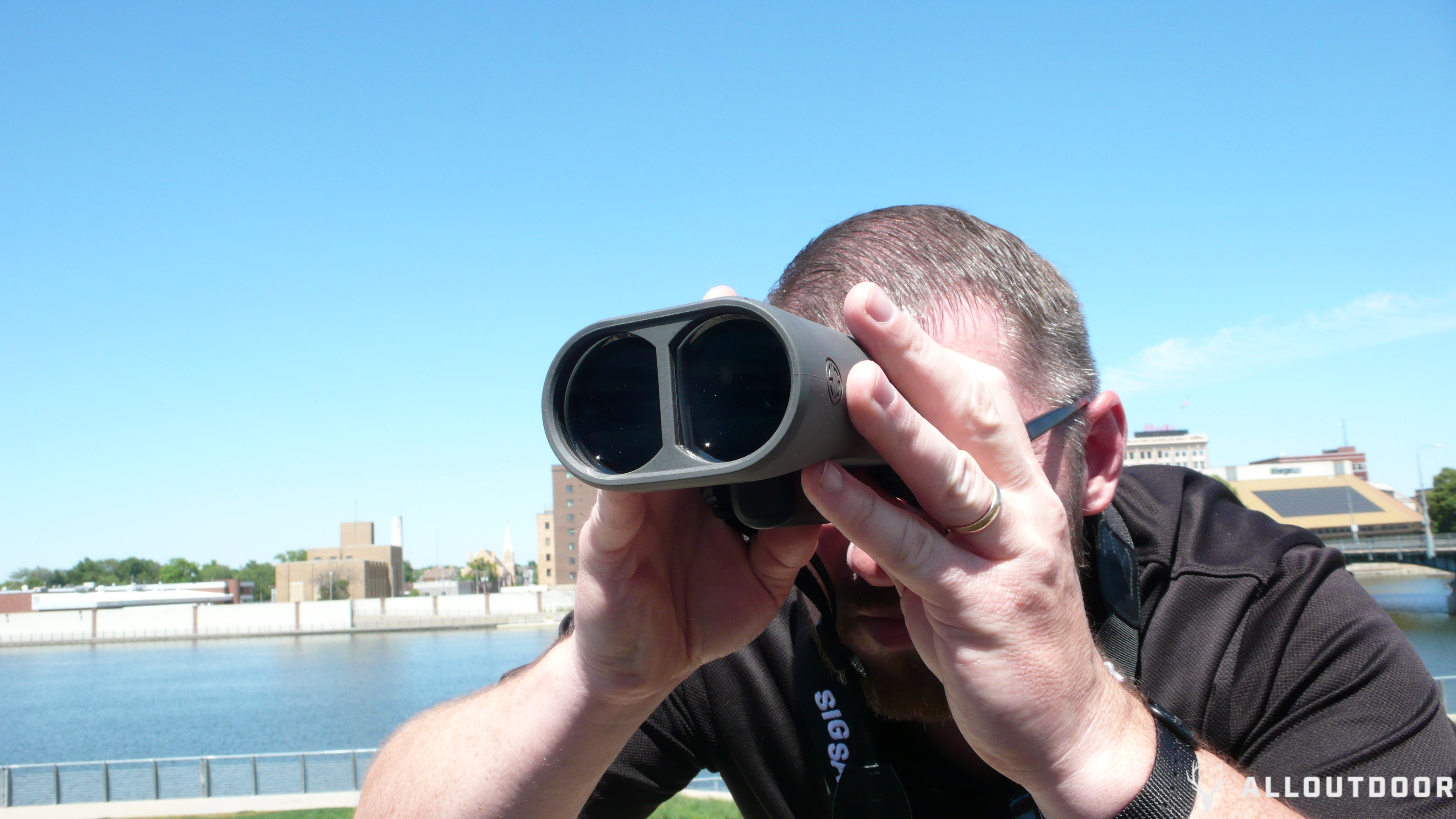 image stabilized binoculars SIG Zulu6