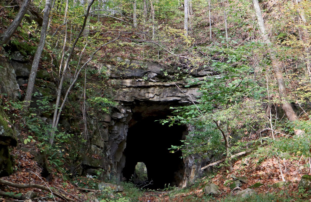 Forbidden zone hiking trails no trespassing trespassing laws illegal continue retreat dangers unwilful entry