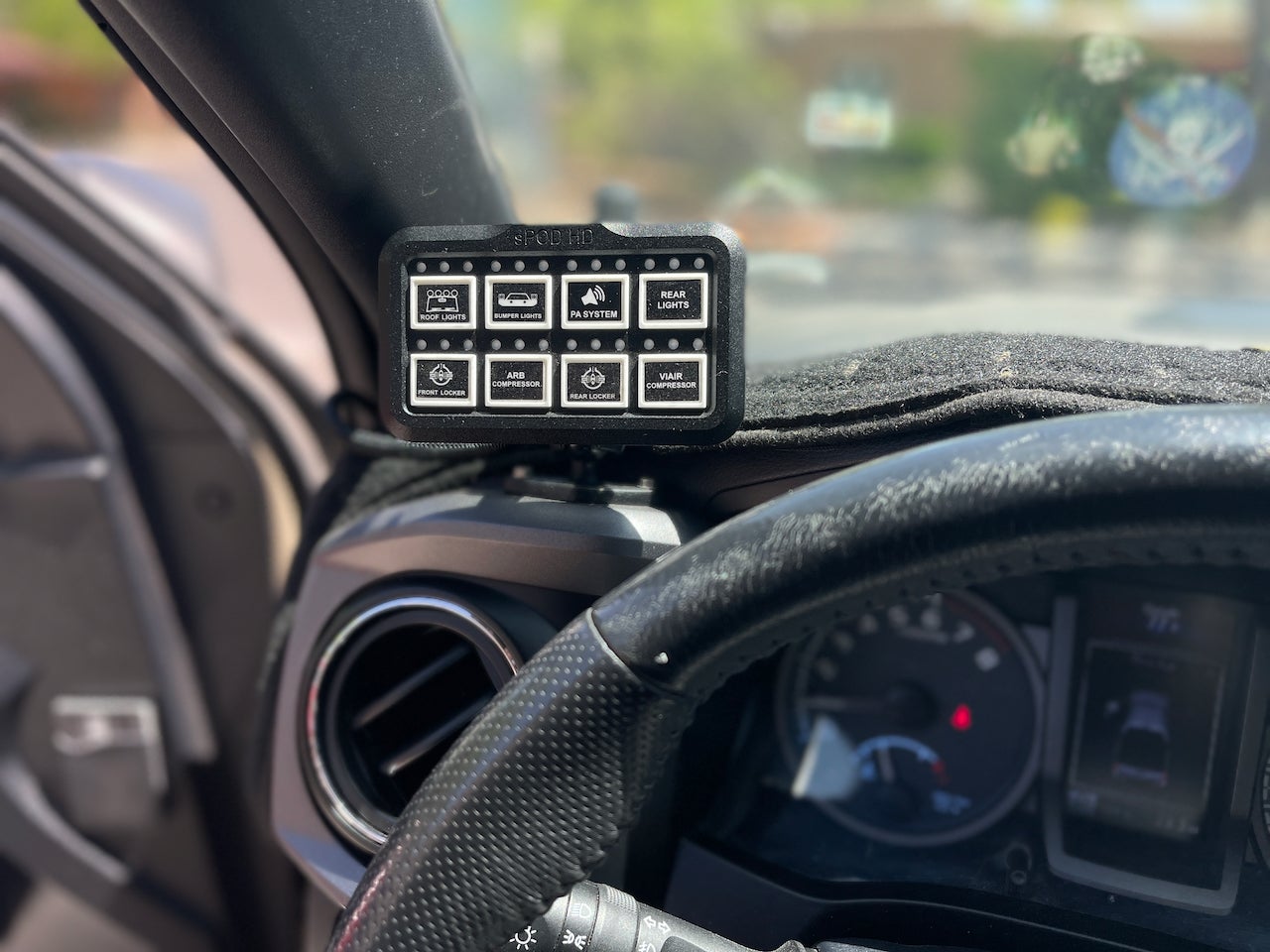 SPOD control unit in the vehicle cockpit