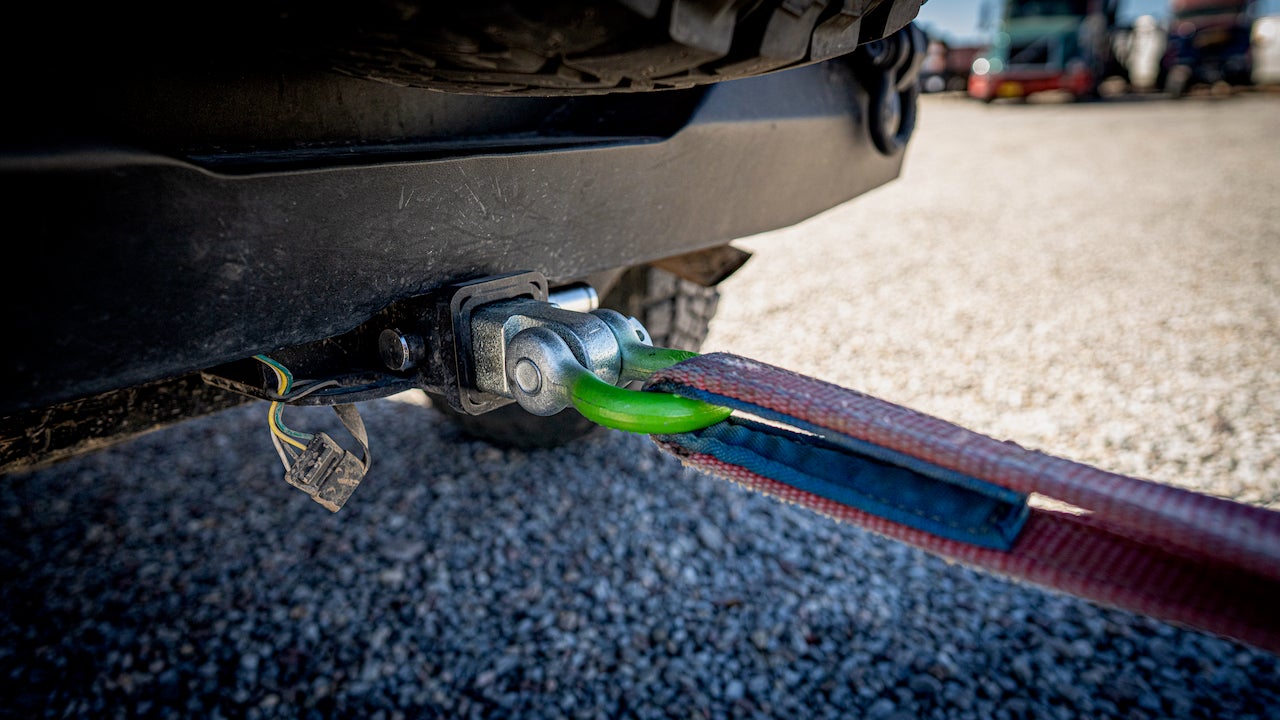Soft Shackles vs Hard Shackles: Which Should I Use? Soft Shackles vs Hard Shackles: Which Should I Use?