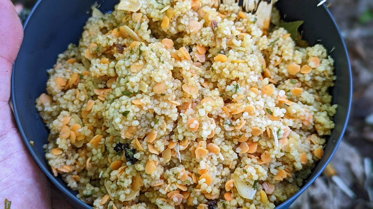 bikepacking food meals happy yak readywise moroccan feast wheat couscous red lentil Moroccan seasoning almond apricot raisin onion flake bay leaf