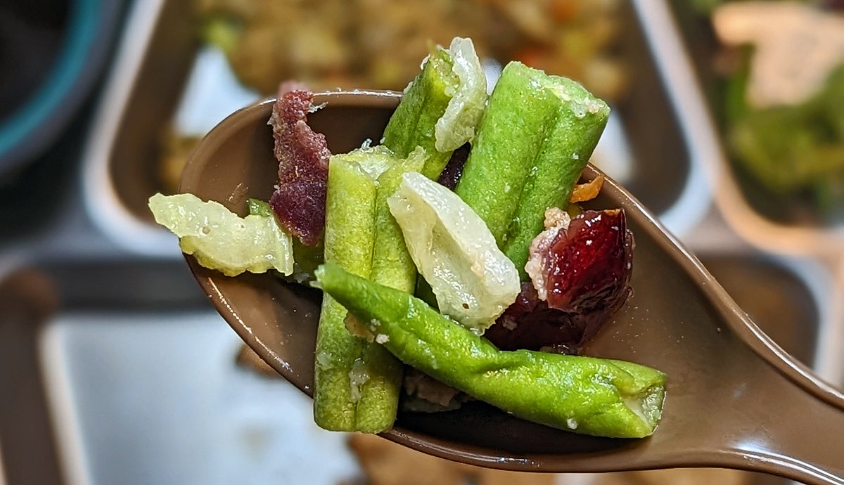 thanksgiving green beans craisins bacon onion trailspoon camping dehydrated freeze dried hiking meals camping meal