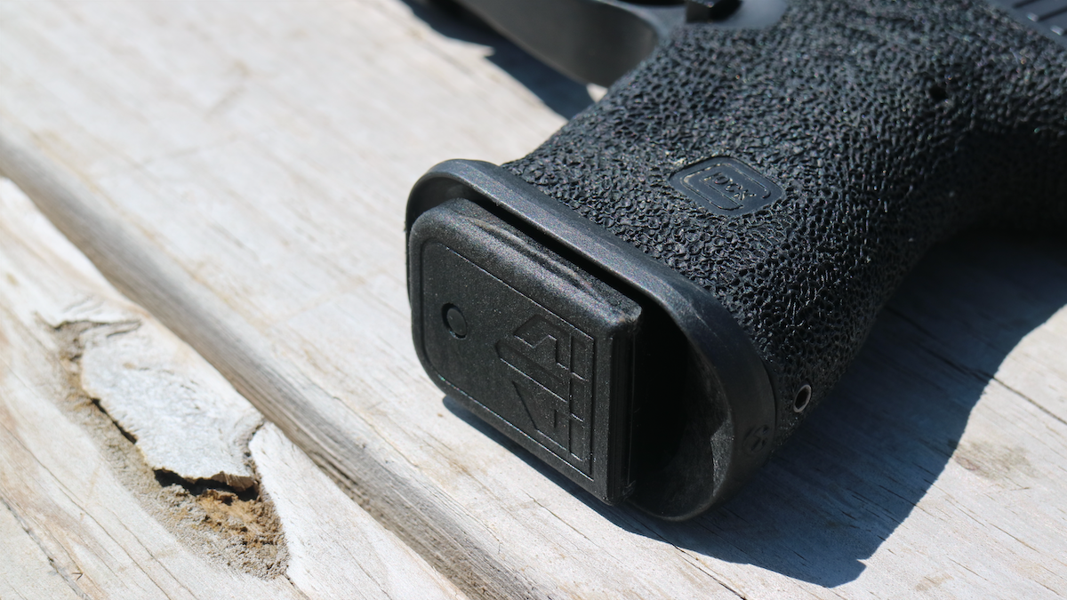 AllOutdoor Review: Elite Tactical Systems Carbon Smoke G19 Magazines