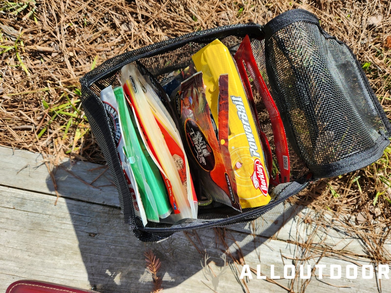 AllOutdoor Review: Lakewood Billfold – Storage Solution for Baits