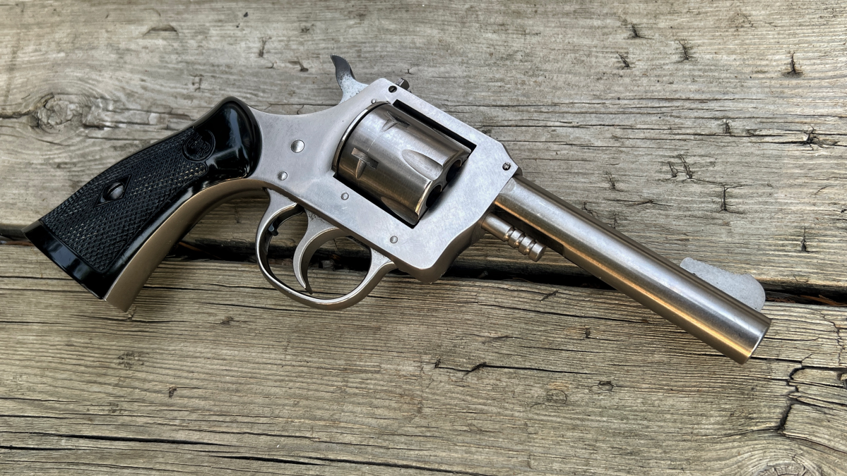 Curious Relics #071: H&R 733 Guardsman – A Trusty Sidekick Curious Relics #071: H&R 733 Guardsman – A Trusty Sidekick