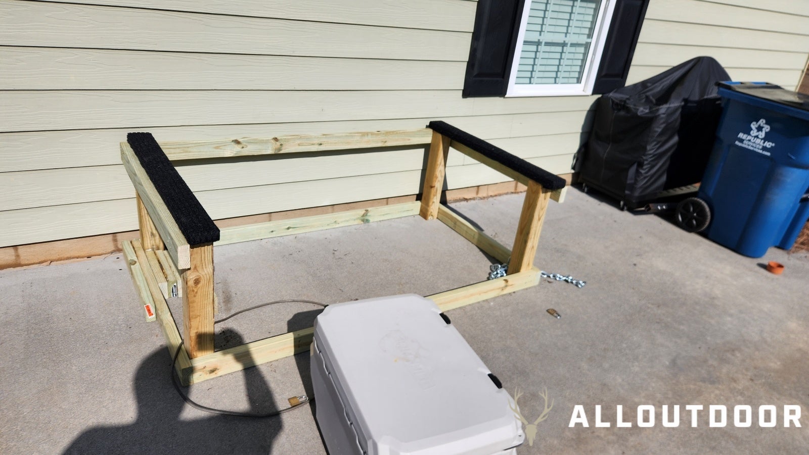 Do-It-Yourself Project (DIY) – Outdoor Kayak Rack