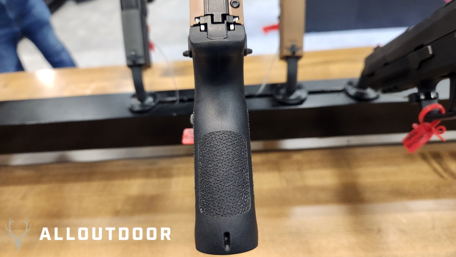 [NRAAM 2024] Magpul EHG SG9 Grip – SIG P320