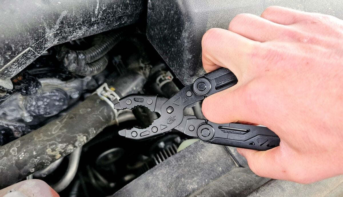AllOutdoor Review: Gerber Dual-Force Multi-Tool (Black) - Clutch Strength