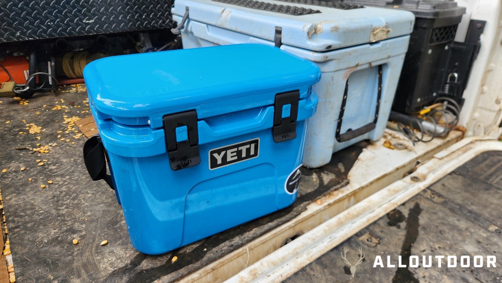 AllOutdoor Review – YETI Roadie 15 Hard Cooler in Big Wave Blue AllOutdoor Review – YETI Roadie 15 Hard Cooler in Big Wave Blue