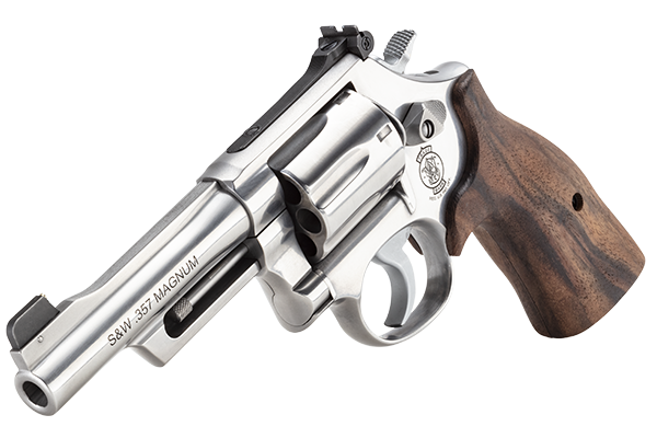 SHOT 2025] S&W Revives Mountain Gun Line w/ New 686 & 629 Models