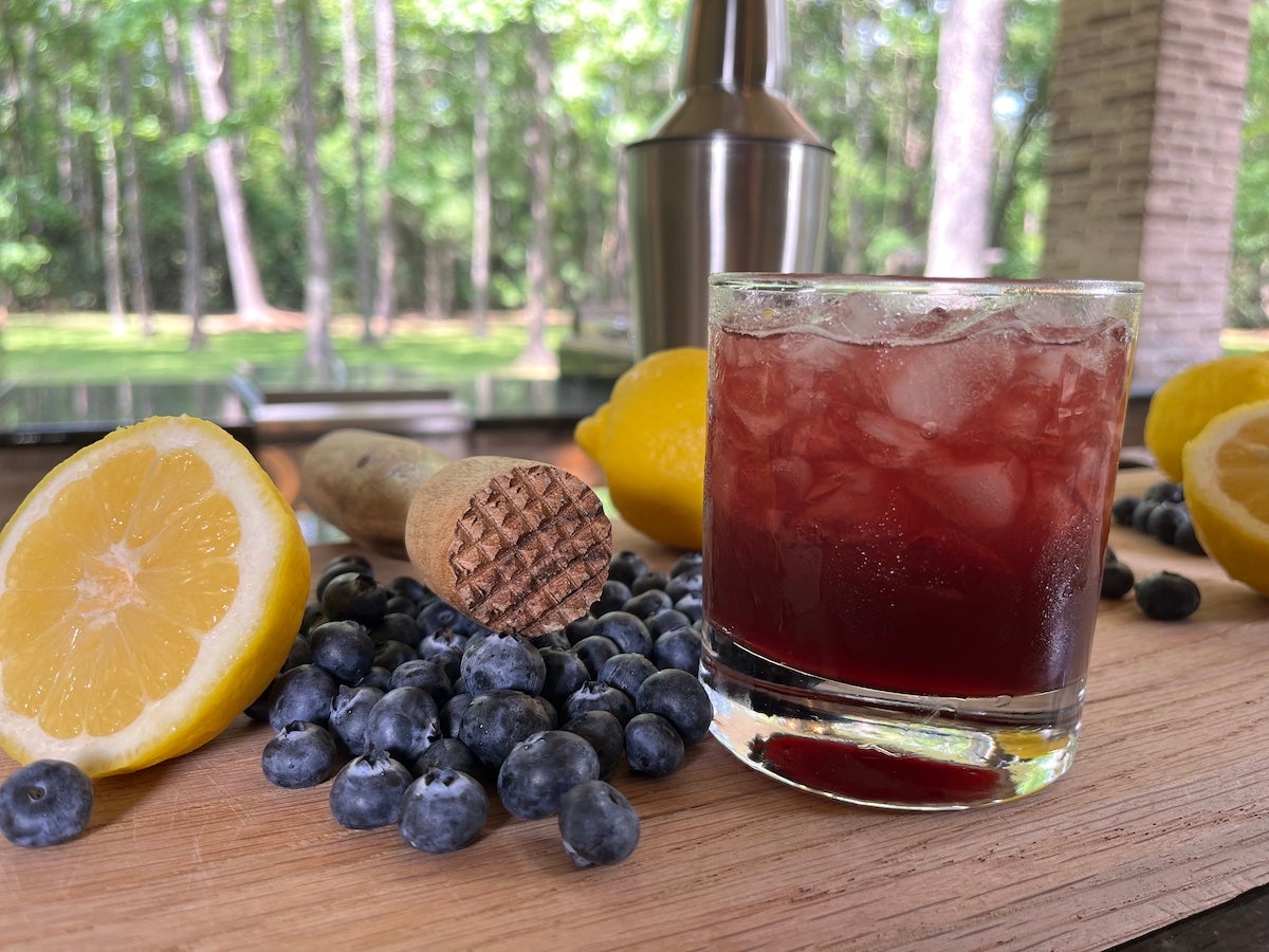 Homegrown Blueberries & Building the PERFECT Blueberry Vodka Smash
