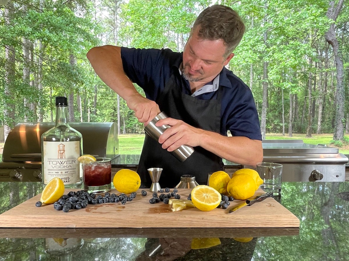 Homegrown Blueberries & Building the PERFECT Blueberry Vodka Smash